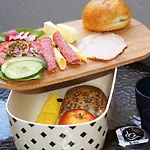 לינה וארוחת בוקר Wilda 3*